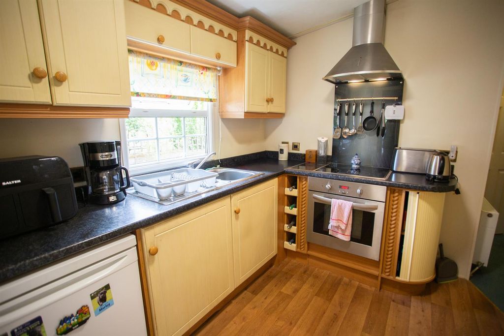Property photo 2 of 13 Derb8855.Jpg