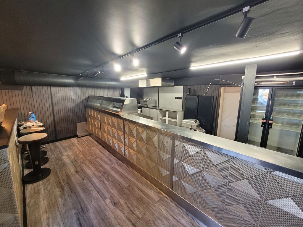 Property photo 2 of 6 Photo 1