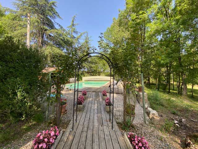 Property photo 3 of 27