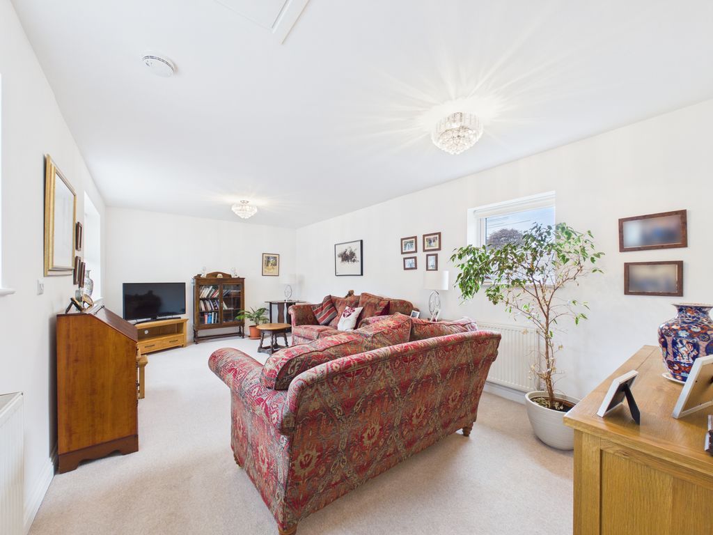 Property photo 3 of 16 Photo 2