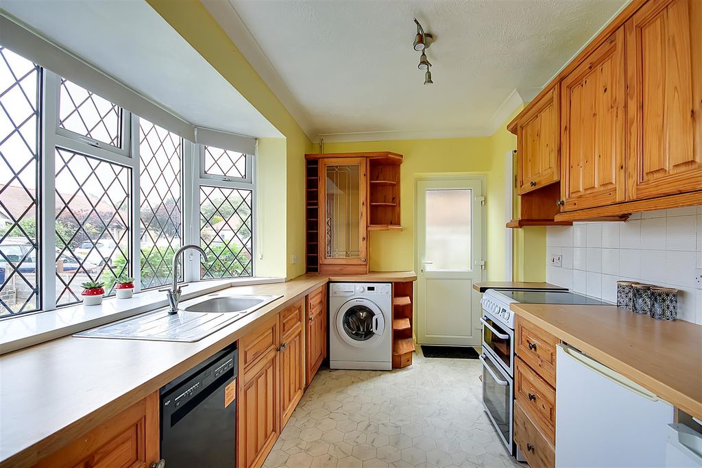 Property photo 3 of 14 Kitchen