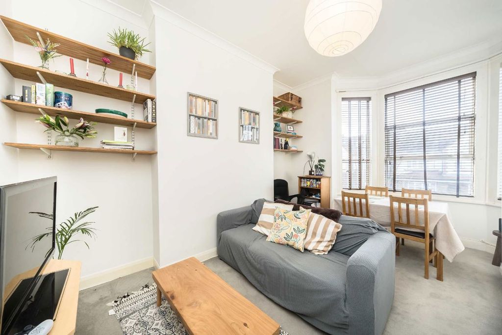 Property photo 3 of 4