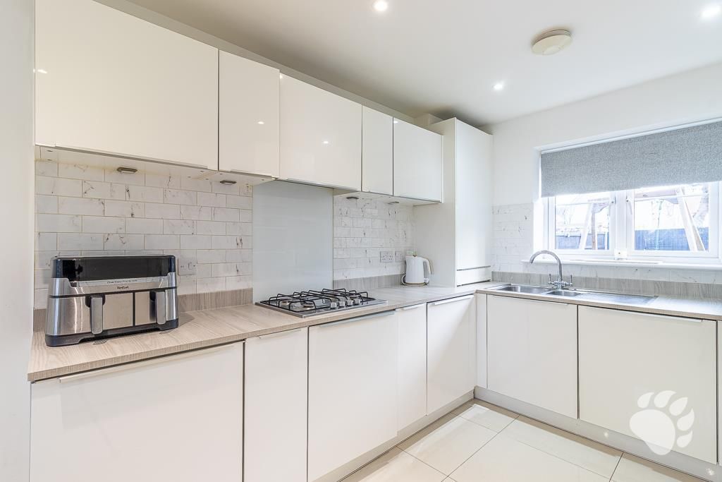 Property photo 2 of 30 Kitchen