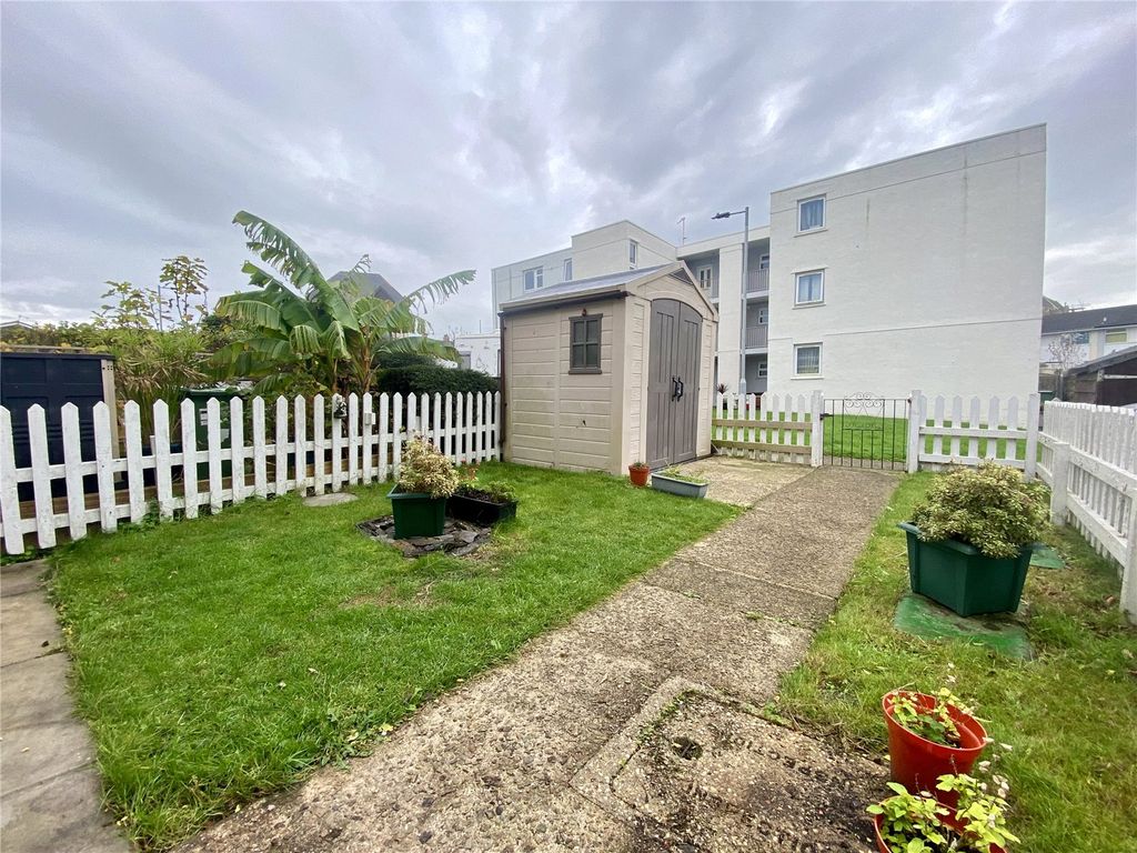 Property photo 2 of 20 Picture No. 12