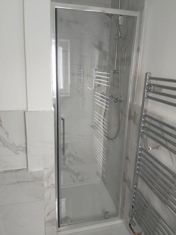 Property photo 3 of 9 Bathroom