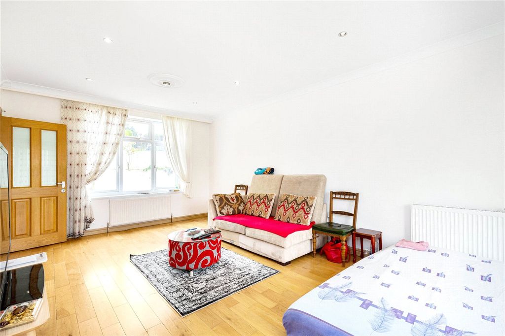 Property photo 2 of 21 Picture No. 02