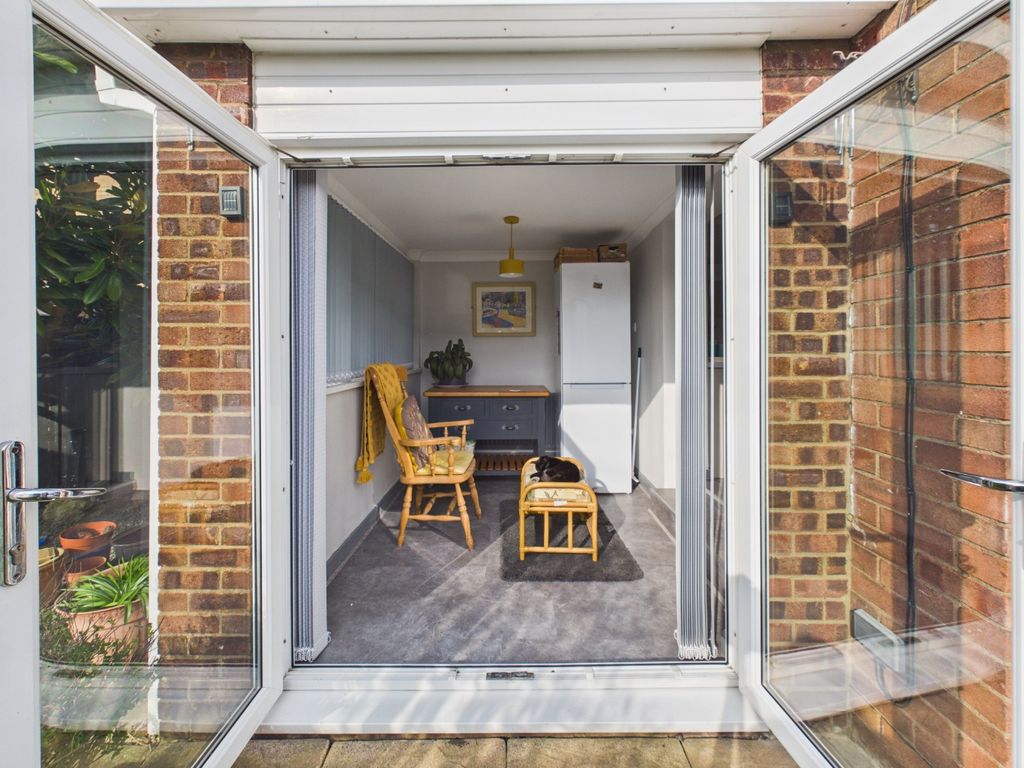 Property photo 2 of 18 4393875