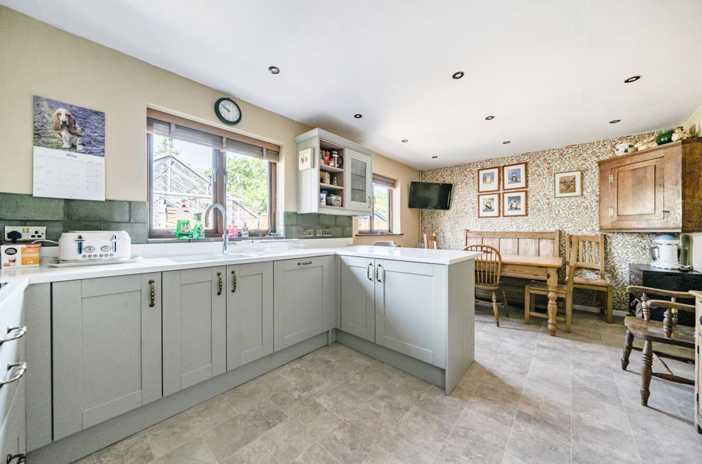 Property photo 3 of 18 1463595-18-6A1025d8c9Ddb
