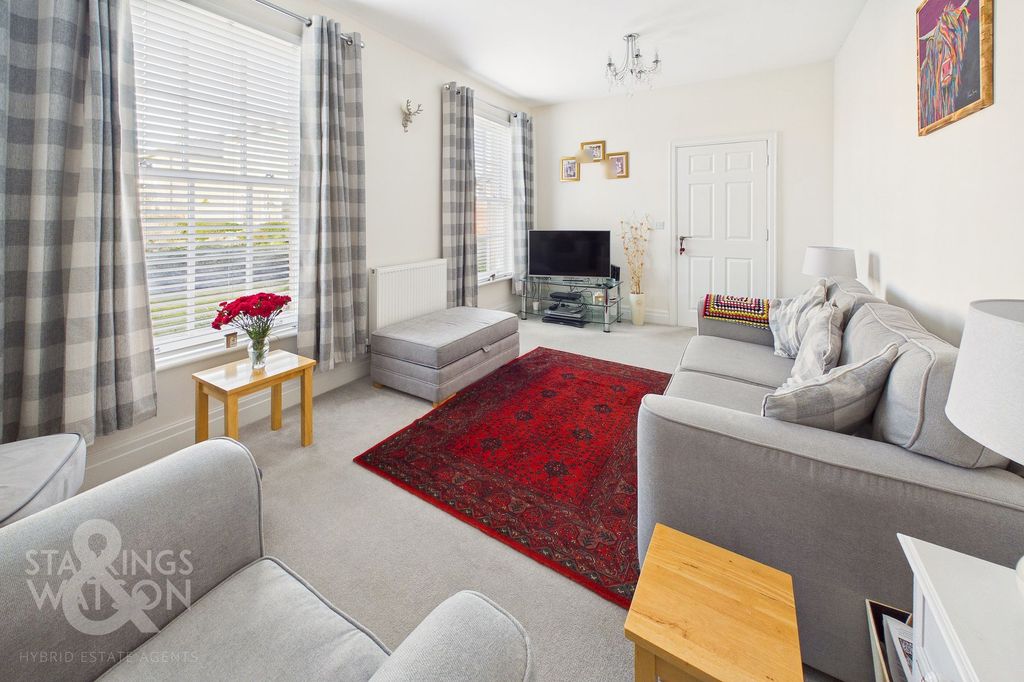 Property photo 2 of 26