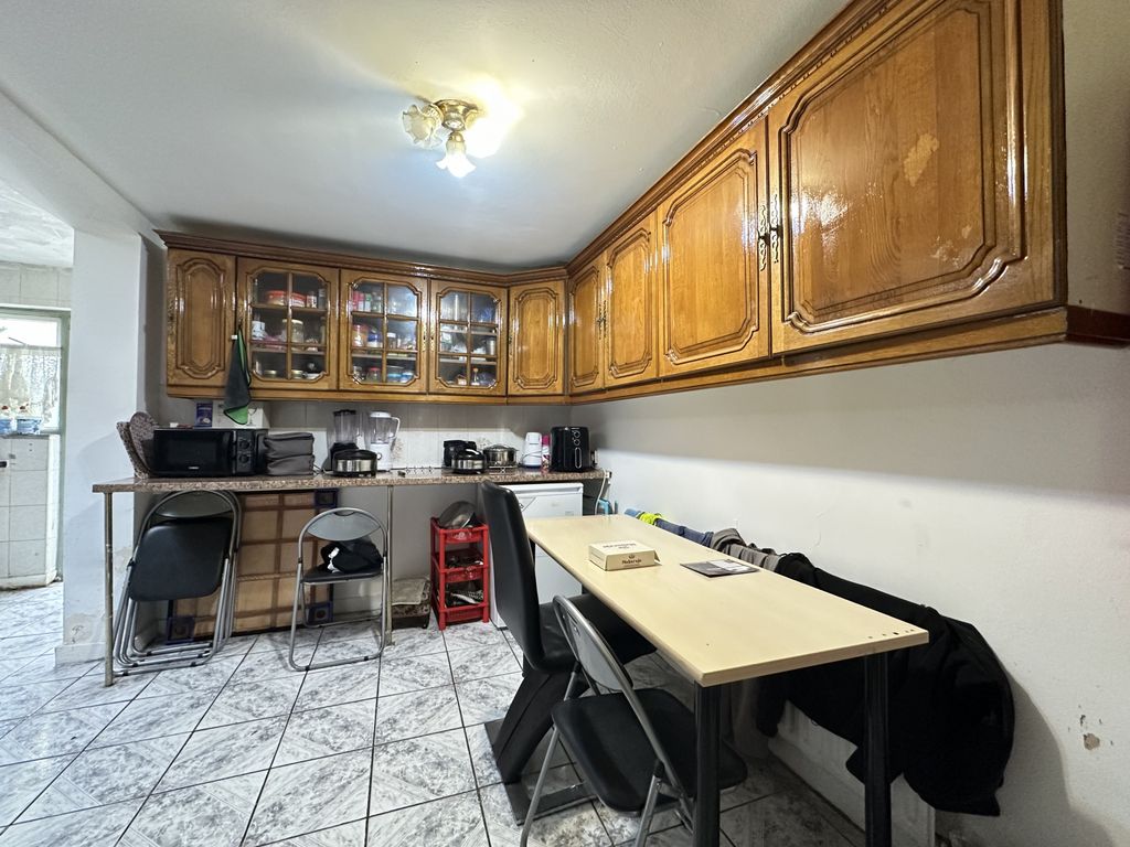 Property photo 3 of 11 Gallery