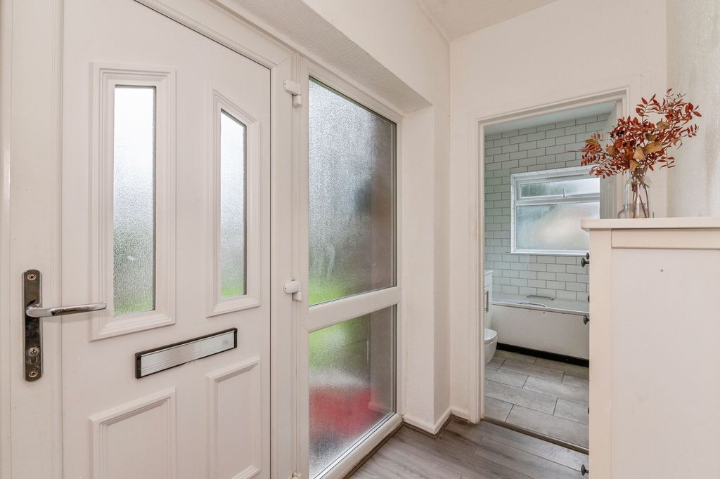 Property photo 3 of 12 Entrance