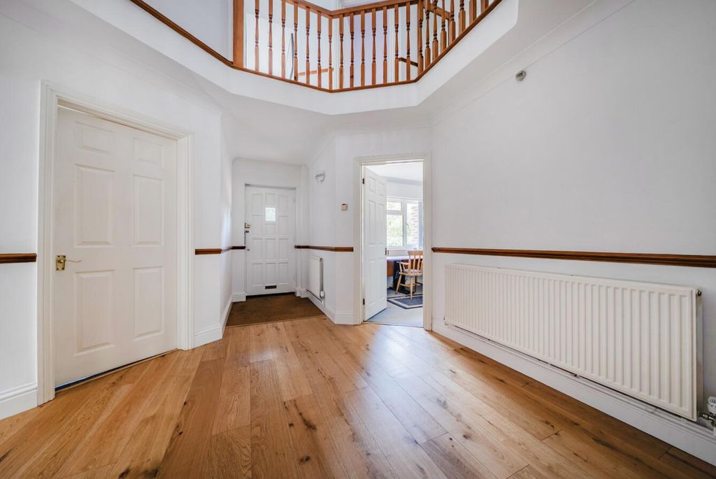 Property photo 2 of 38 70.Jpg