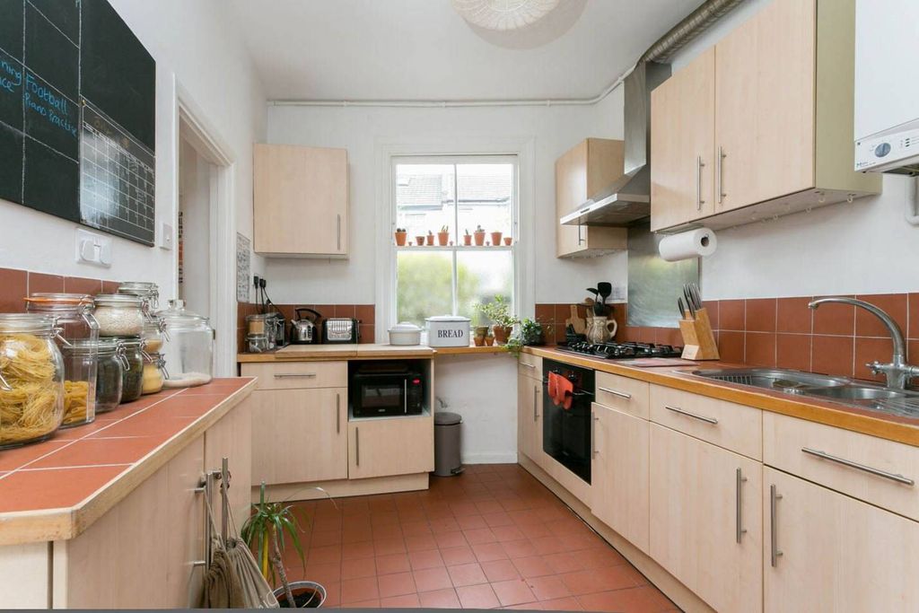 Property photo 3 of 9
