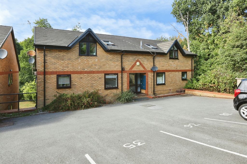 Property photo 1 of 9