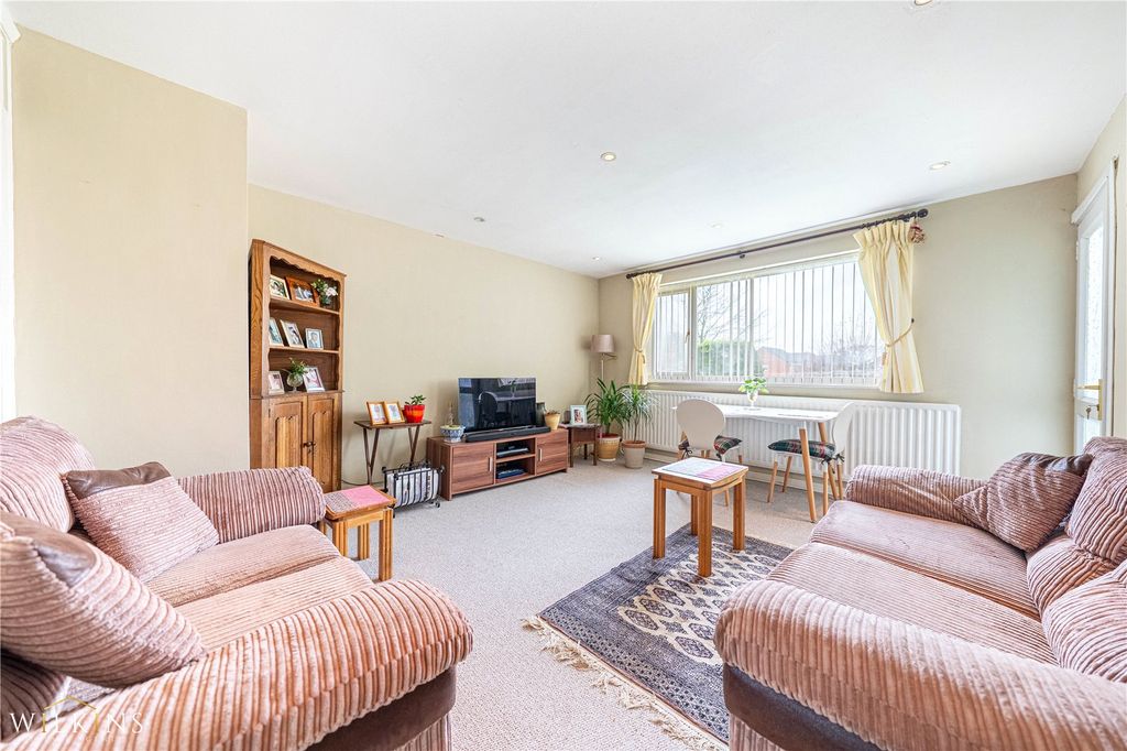 Property photo 2 of 17 Picture No. 11