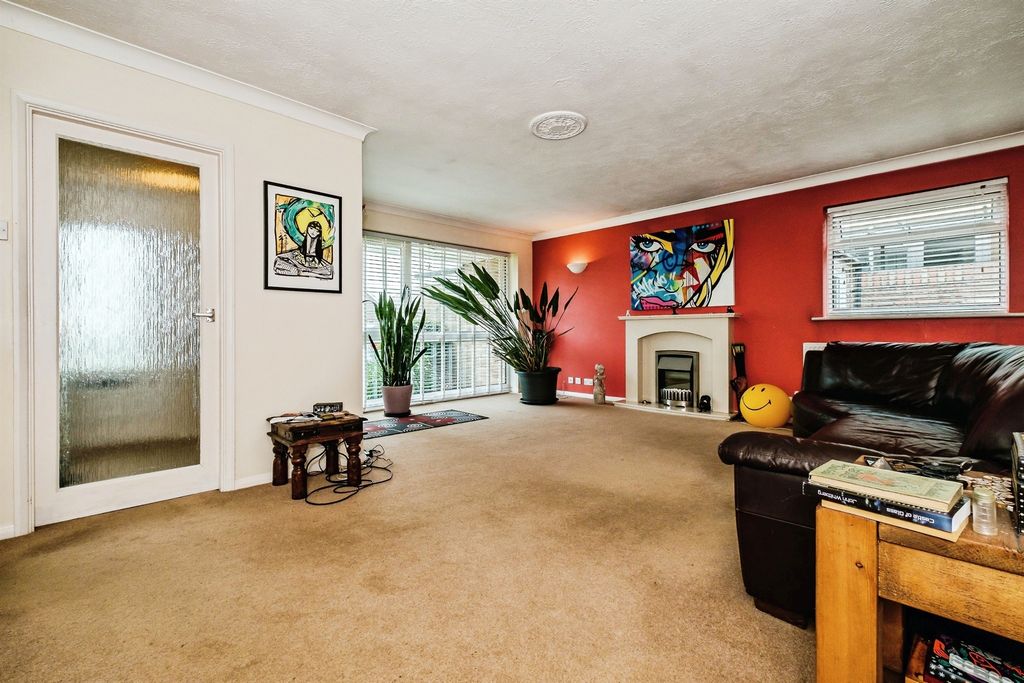 Property photo 3 of 17