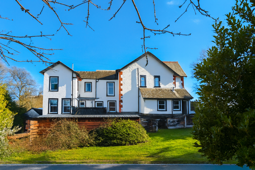 Property photo 1 of 32