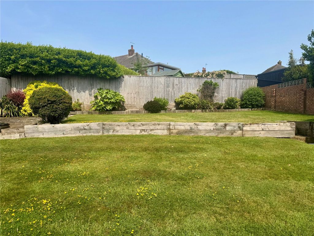 Property photo 2 of 14 Picture No. 17