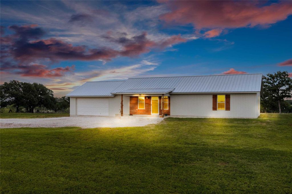 Property photo 1 of 28