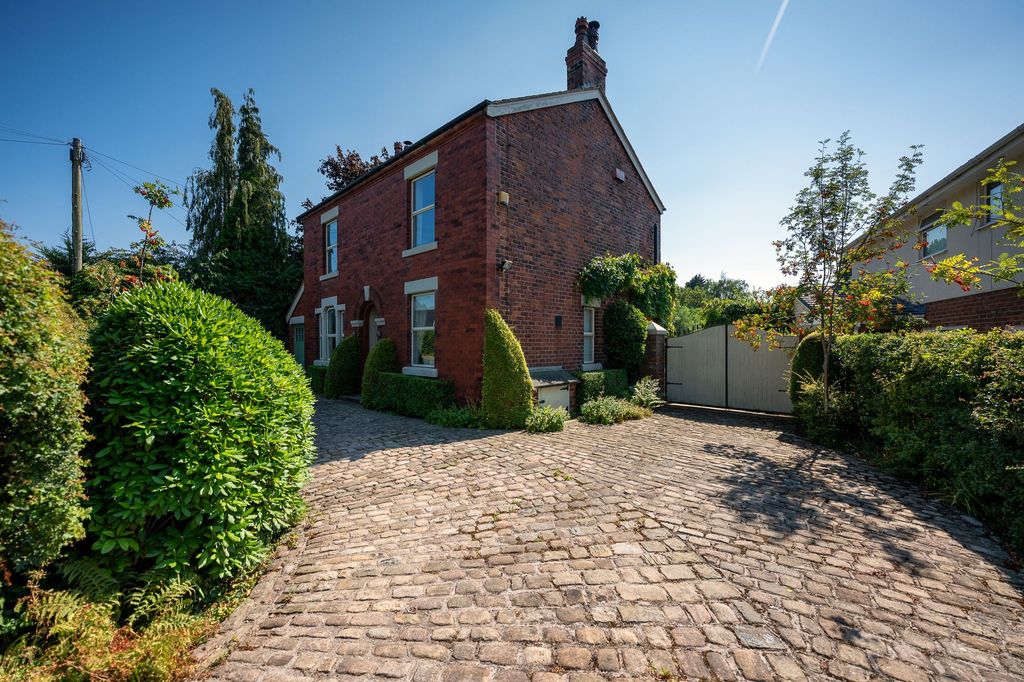 Property photo 1 of 42