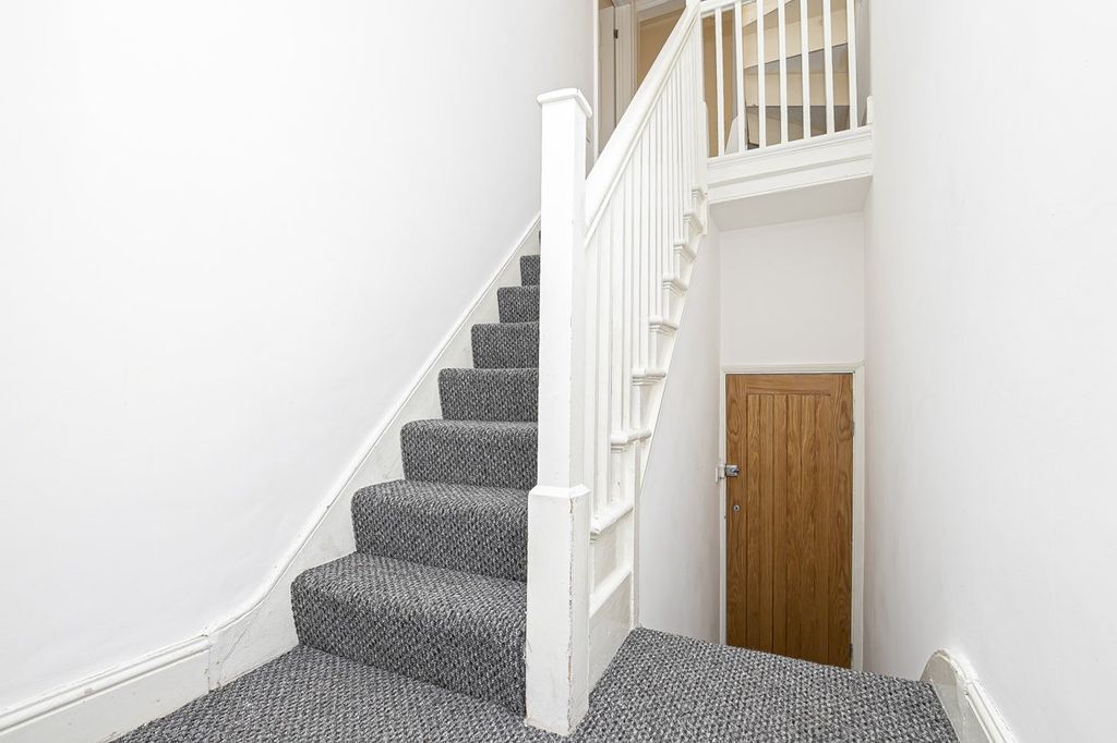 Property photo 2 of 14 Picture No. 10