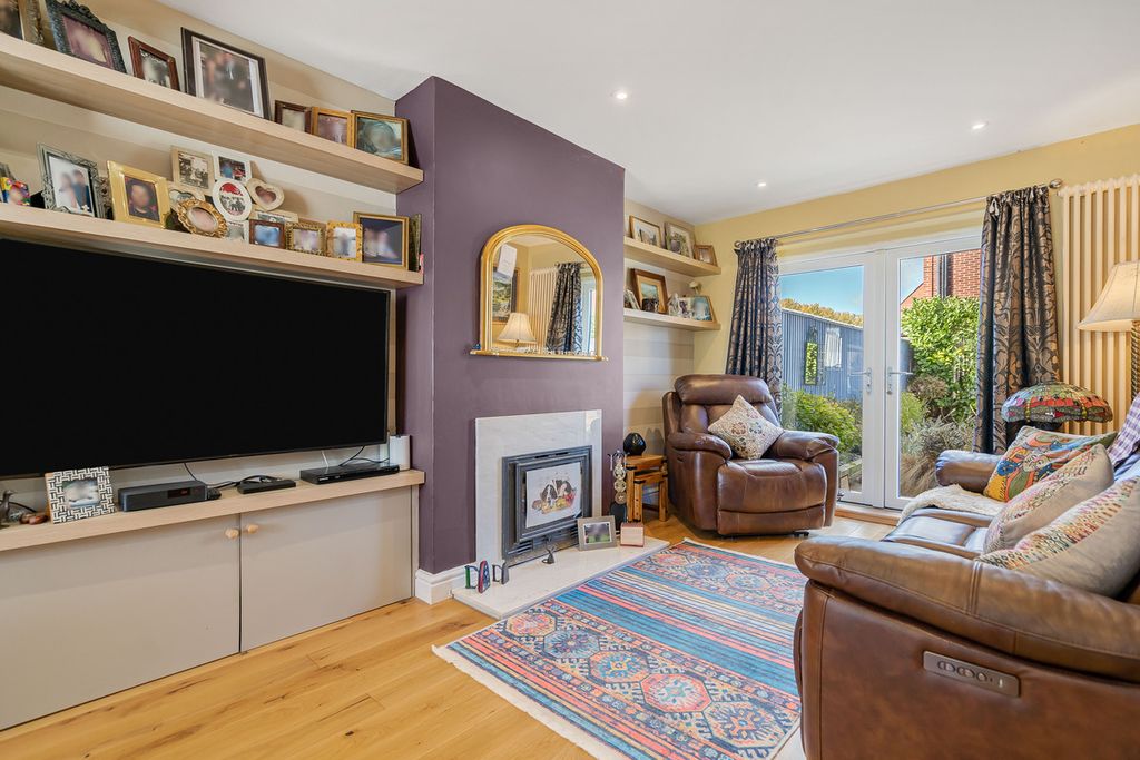 Property photo 2 of 24