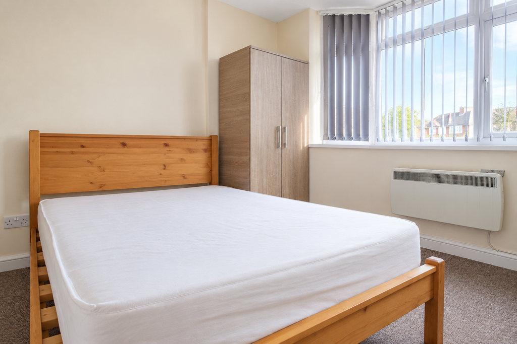Property photo 1 of 5 Kelburne Rd - Bedroom - Angle 1