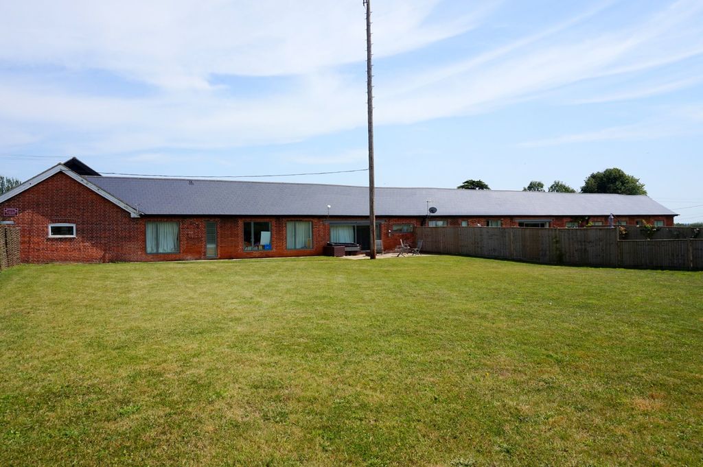 Property photo 2 of 24