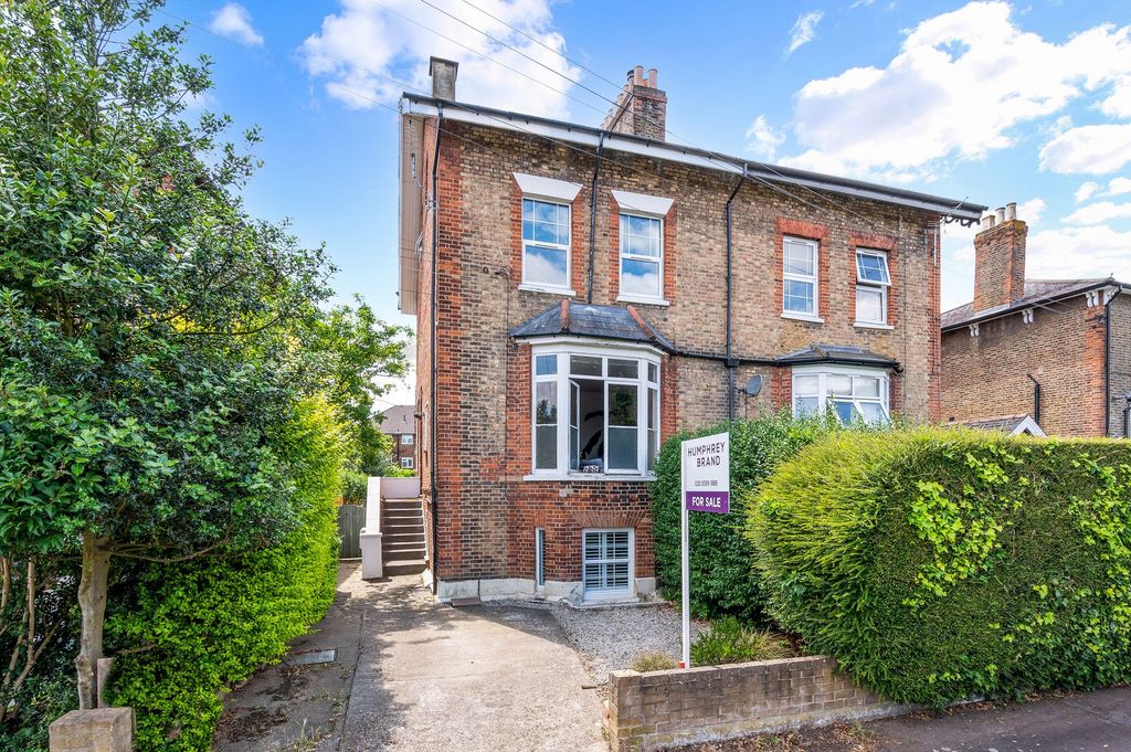 Property photo 1 of 8