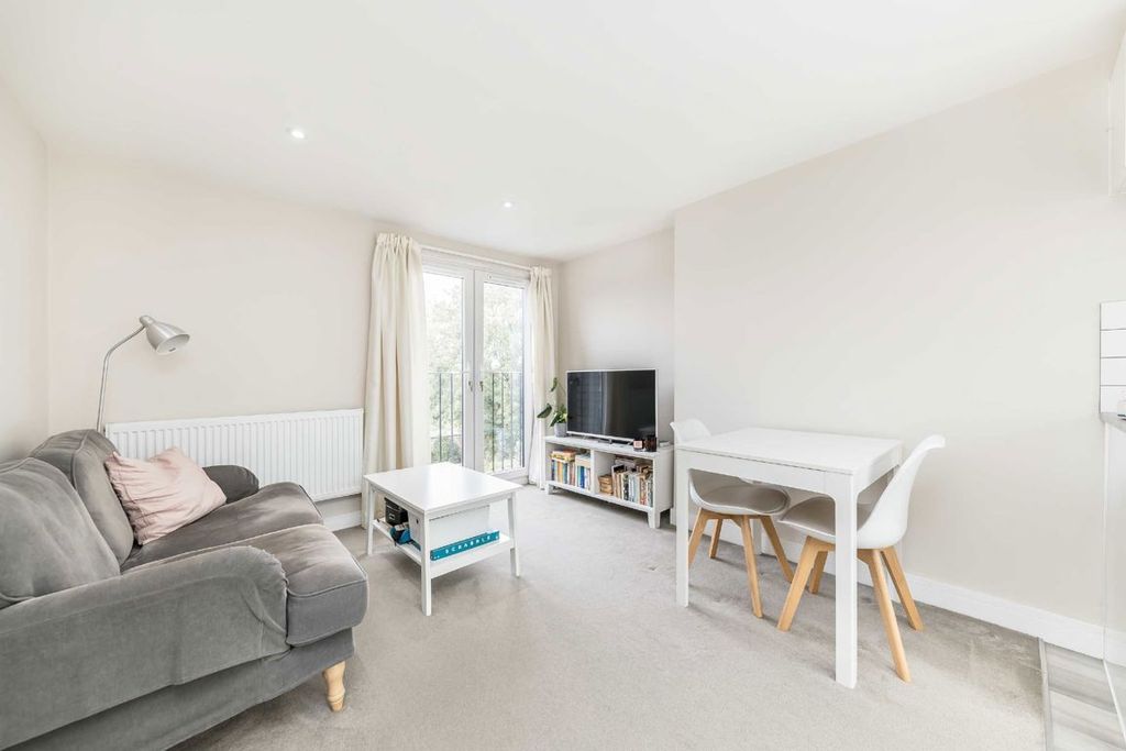 Property photo 2 of 7