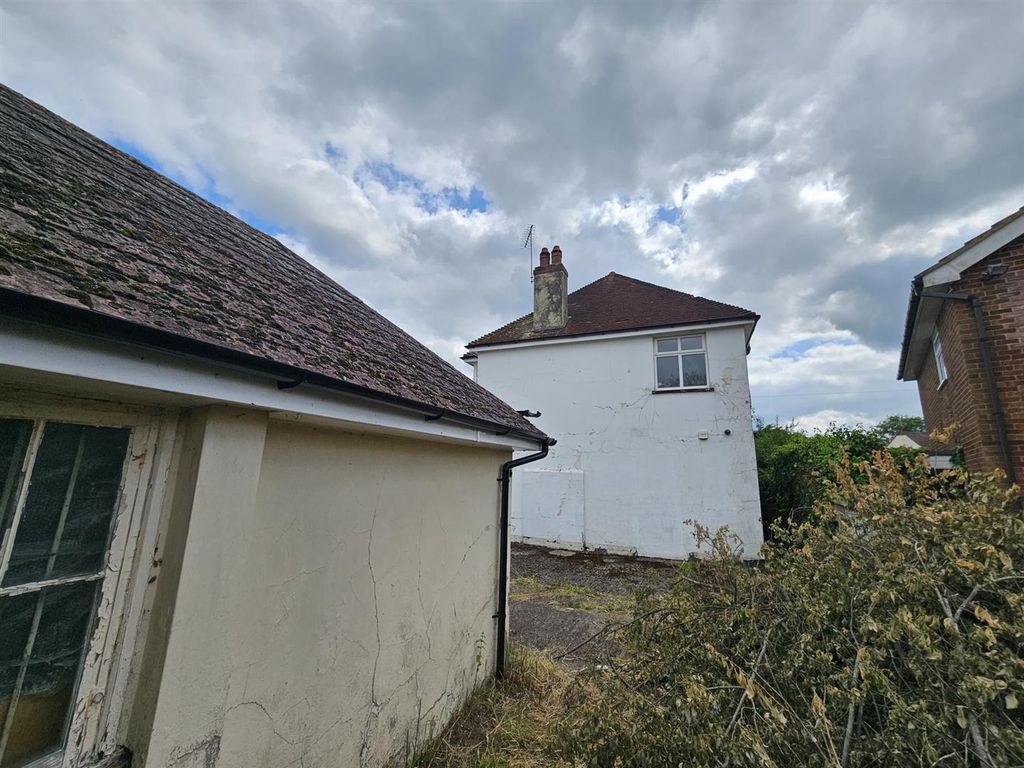 Property photo 3 of 4 Side.Jpg