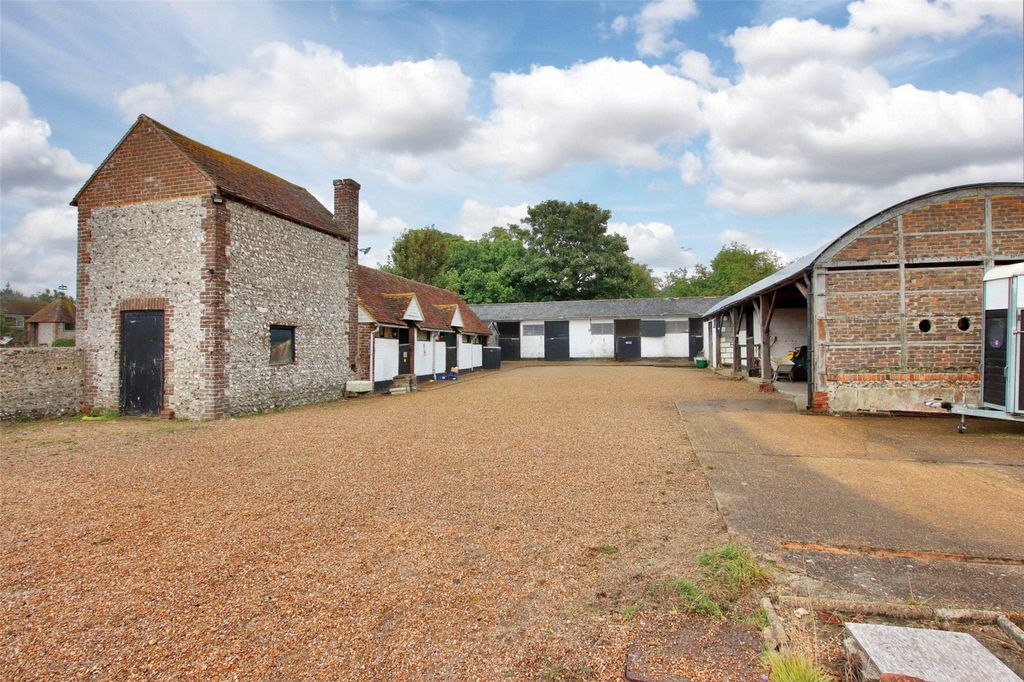 Property photo 2 of 26 Equestrian