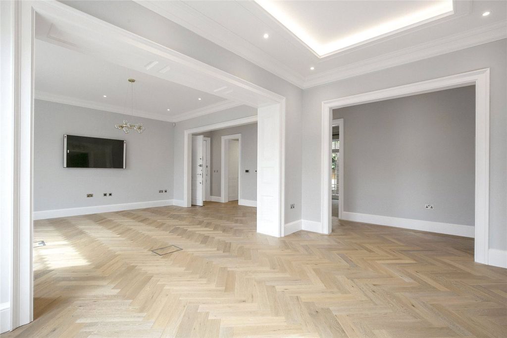 Property photo 2 of 20 Picture No. 23