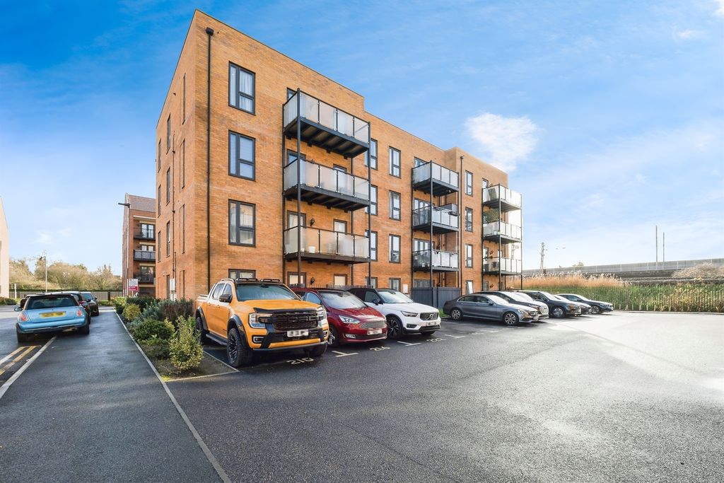 Property photo 1 of 19