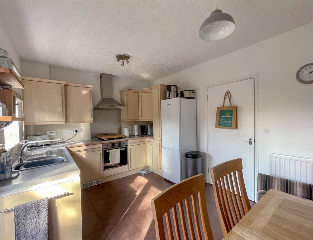 Property photo 3 of 18 Kitchen / Diner