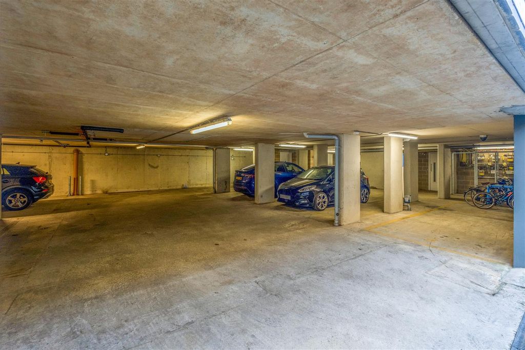 Additional image 33 of 3 bed flat to rentPalmeira Avenue, Hove BN3