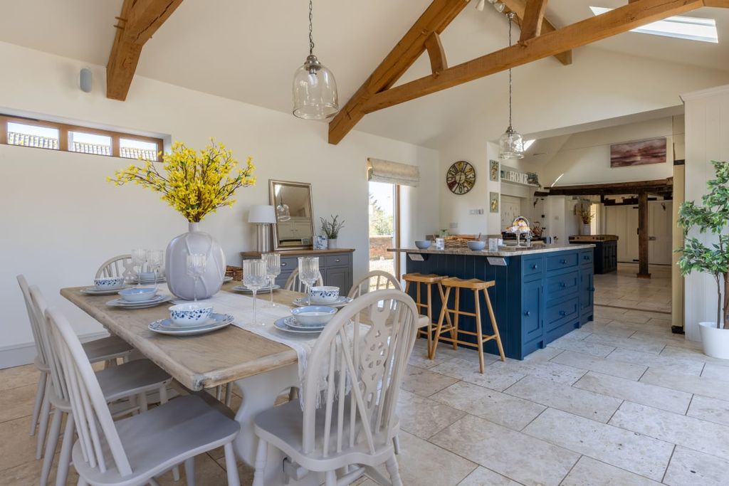 Property photo 2 of 48