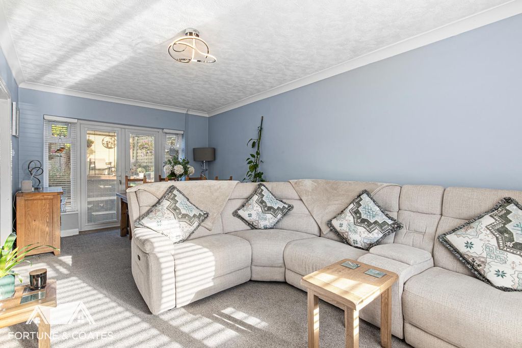Property photo 2 of 17 Greatplumtree_17.Jpg