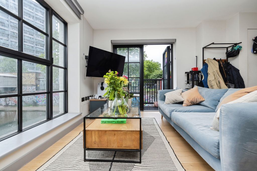 Property photo 2 of 17