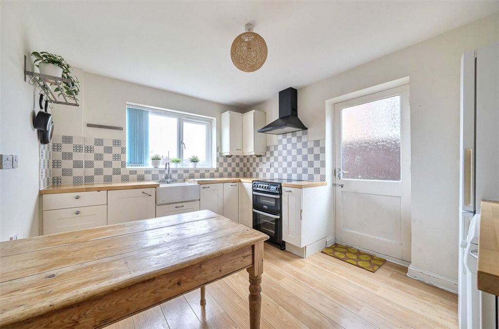 Property photo 2 of 14 Kitchen