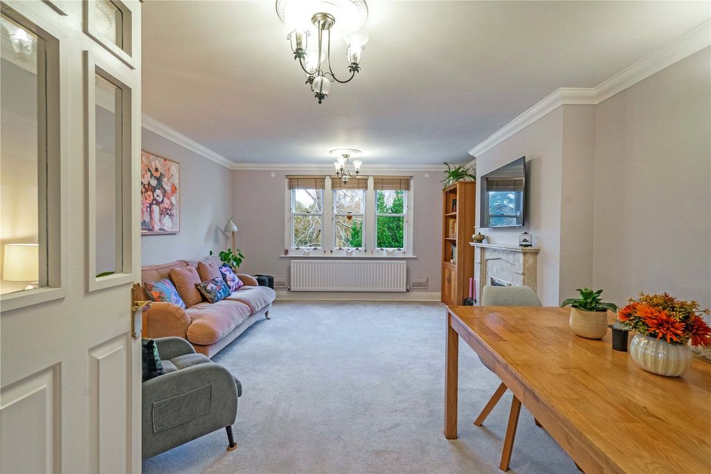 Property photo 3 of 18 Living Room