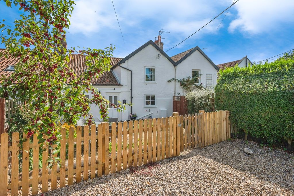 Property photo 2 of 17 Photo