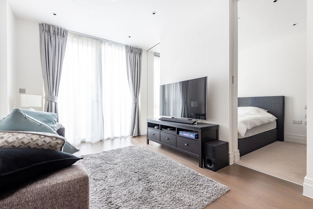 Property photo 3 of 13 Hamond Court (4)