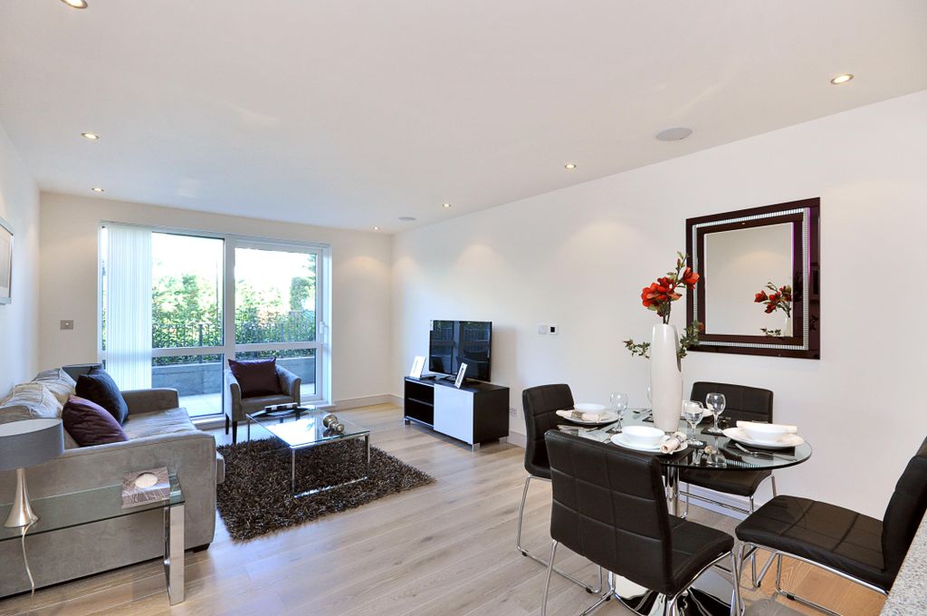 Property photo 1 of 10 Reception