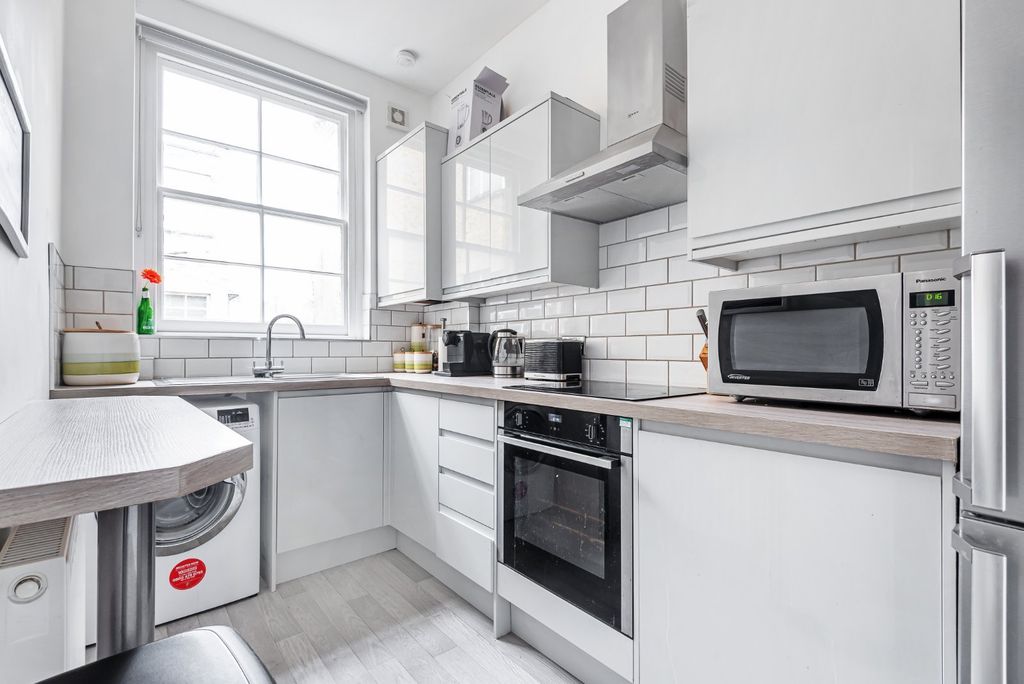 Property photo 3 of 6 Picture No. 11