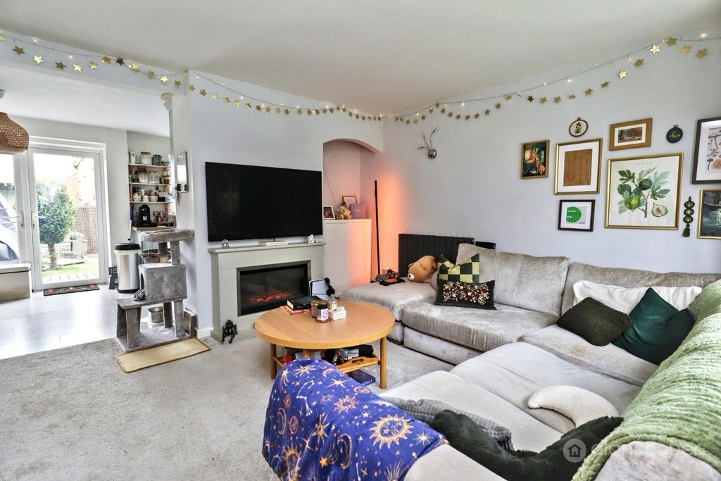 Property photo 2 of 20 5175983