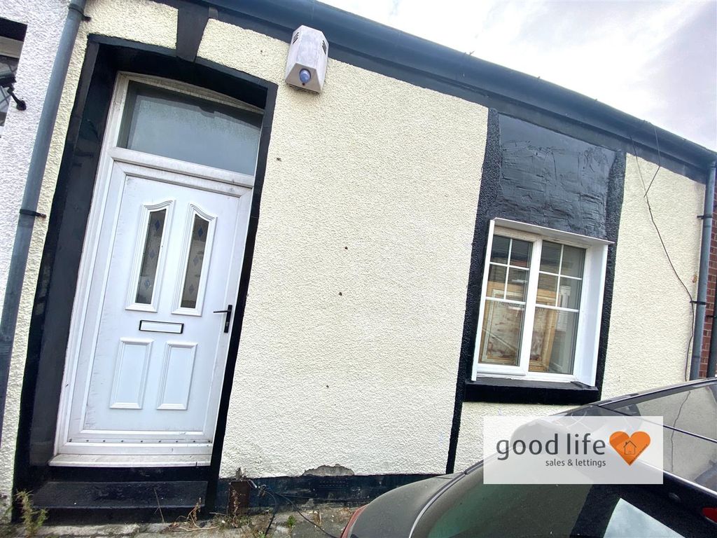 Property photo 1 of 12 20251017_122620235_Ios25Houghtonstreet.Jpg