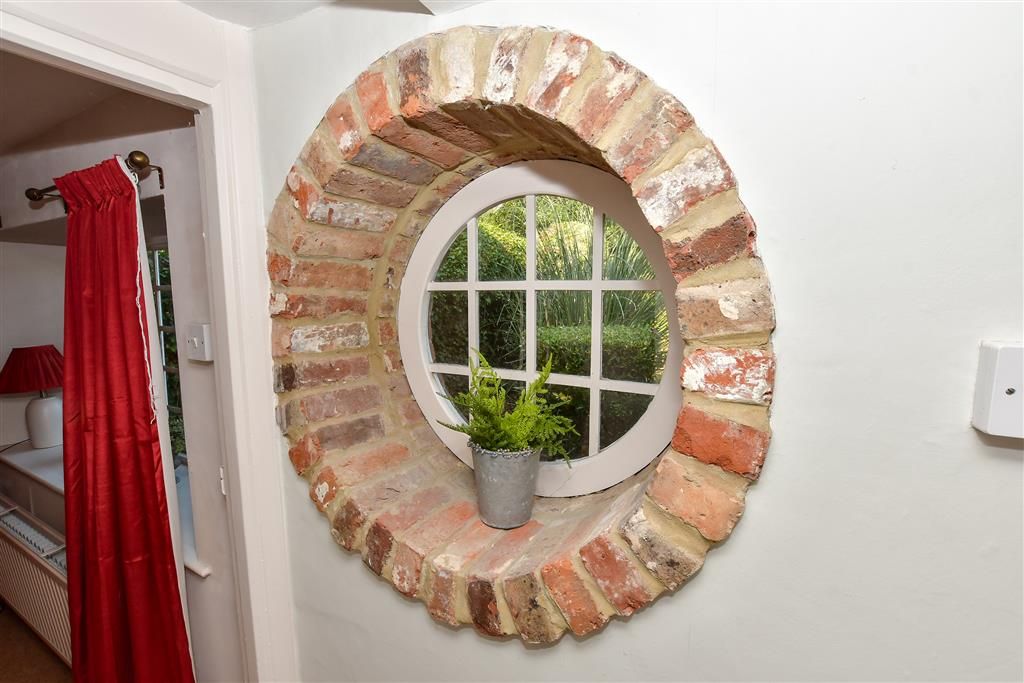 Property photo 3 of 9 Internal Feature