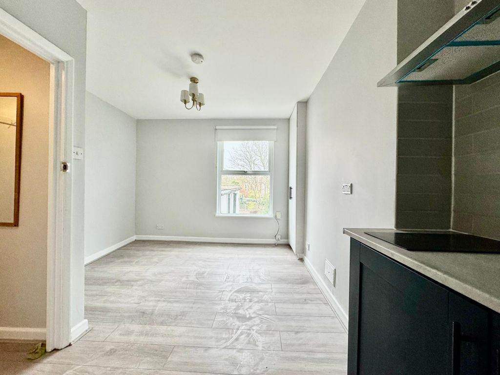 Property photo 2 of 6 Photo 1