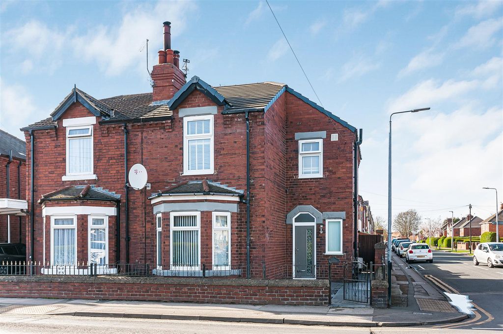 Property photo 1 of 17 55 Westfield Ave1_1.Jpg